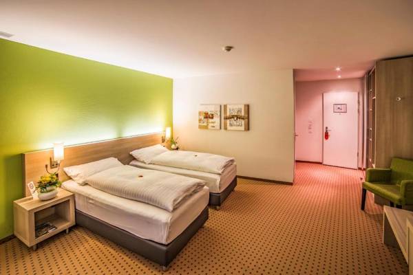 Hotel Eastside (free parking garage)