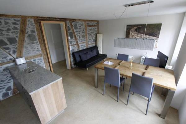 Easy Living Apartments