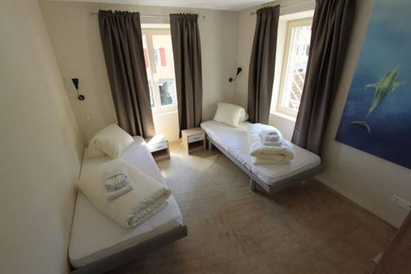 Easy Living Apartments