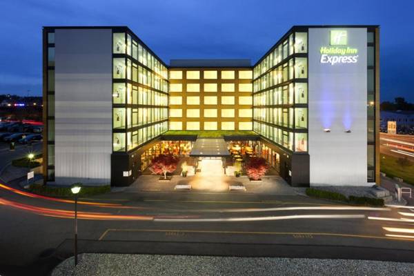 Holiday Inn Express Zürich Airport an IHG Hotel