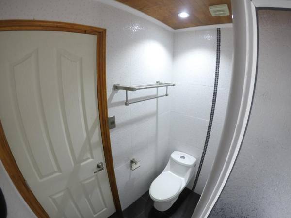 VOY Hostales - Poniente