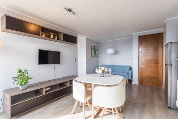 Urban View - 2BR w/ Wifi AC Gym Metro