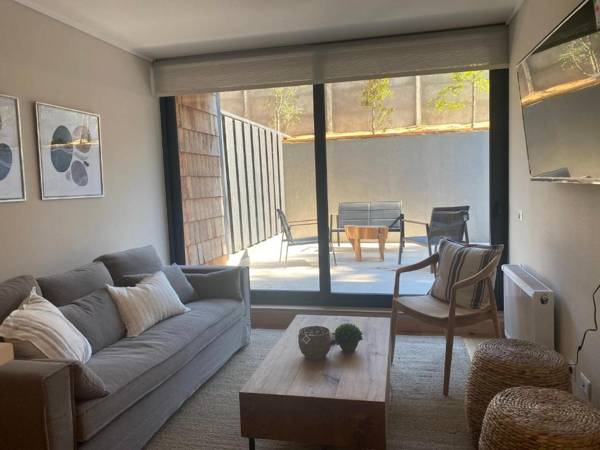 Amplio Depto 4PAX en PuertoVaras y Estacionamiento Servicio HOM