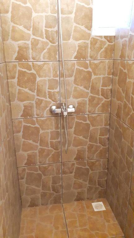 Chez Hiva (Town & Beach) Hostal - SERNATUR: 34383