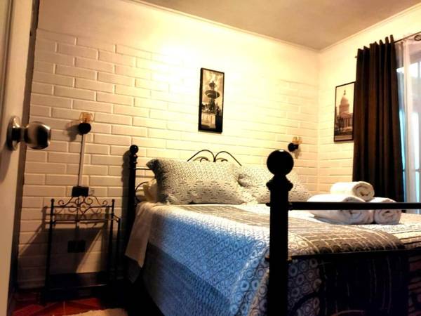 Casa Roble Añejo Bed & Breakfast