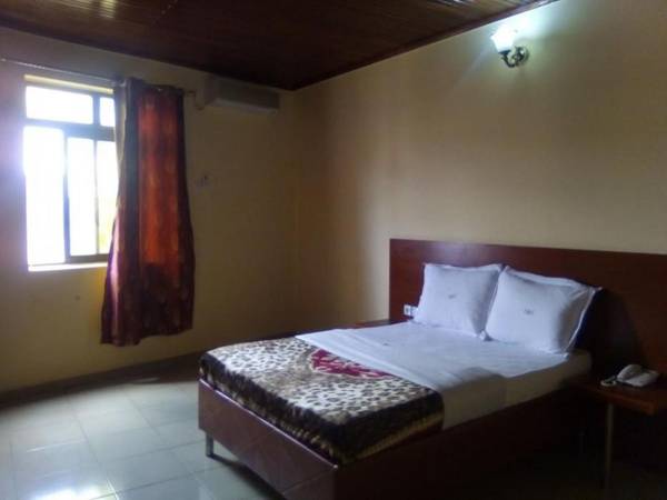 Noblesse Hotel