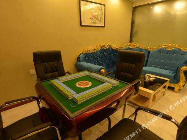 Baqian Penglai Fashion Hotel