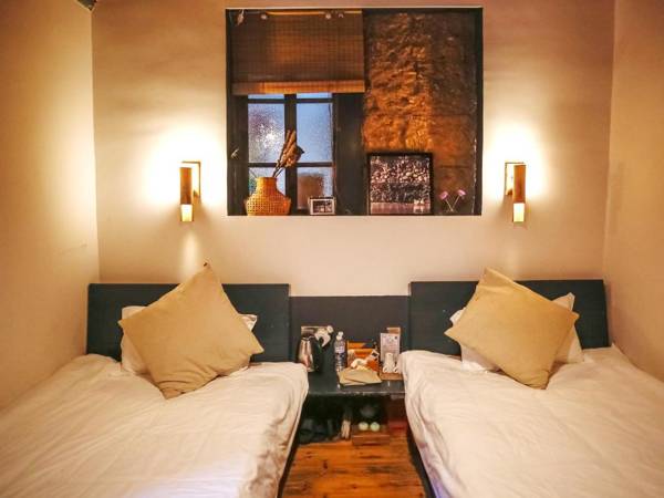 Tulou Herongzhuang Inn