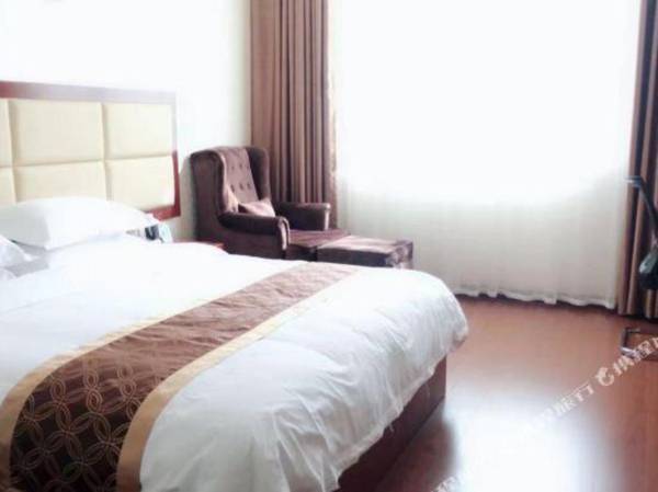 Zhongxiang Carnival Century Hotel