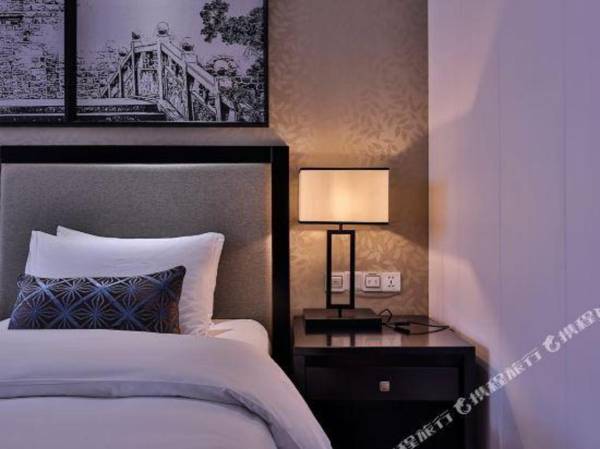 Rebecca Hotel (Xuchang Caowei Ancient City)