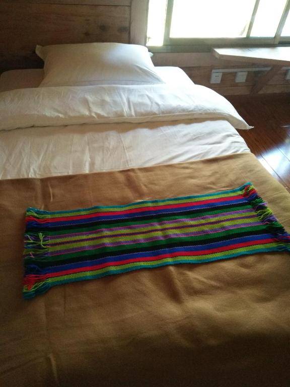 贡山琵琶肉农家乐Road to Tibet Country House