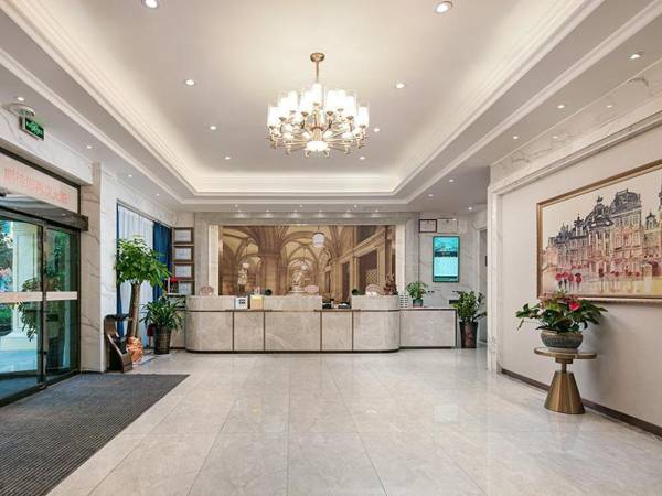 Vienna Hotel Lianyuan Renmin Middle Road Statium