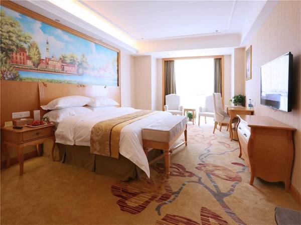 Vienna International Hotel Yantai Changjiang Road Xingyi Square Branch