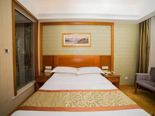 Vienna Hotel Shandong Yantao Golden Beach Taishan Road