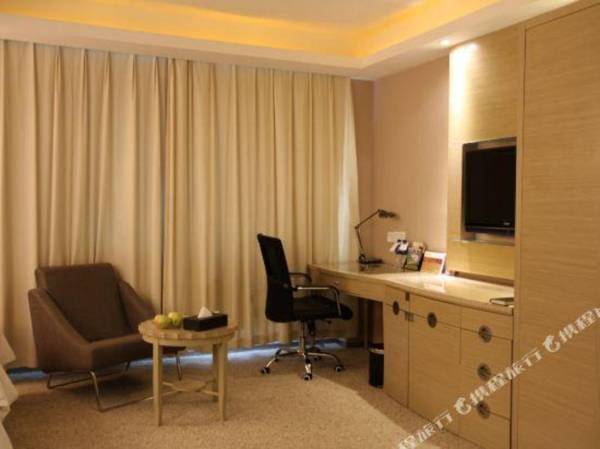 Workspace - The Center Hotel