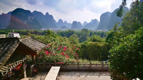 Riverside Retreat Hotel