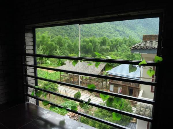 Yellow Cloth Reflection Inn