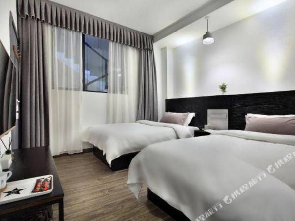 Cold Mountain Inn (Yangshuo West Street)