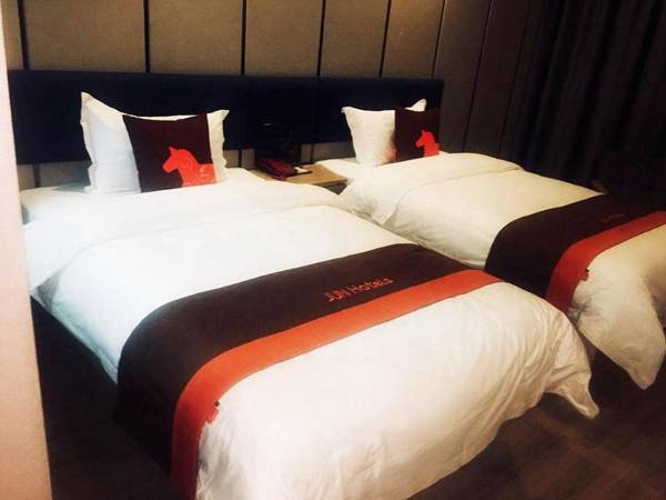 JUN Hotels Qinghai Xining Chengdong District Xinqian International Plaza Store