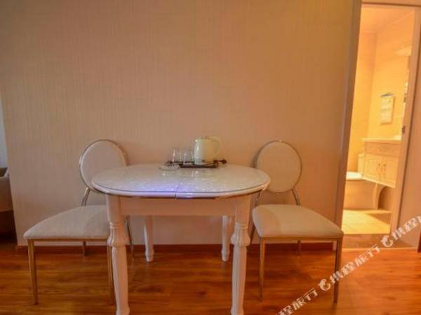 Xining Yinhe Theme Hotel