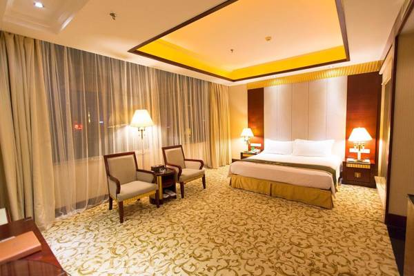 Yijian Holiday Hotel