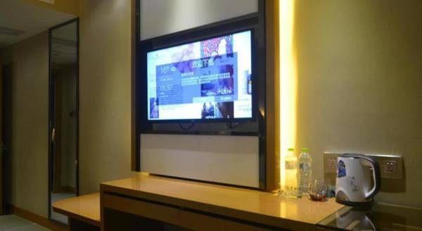 Lavande Hotels Zhuhai Gongbei Port Square Light Rail Terminal