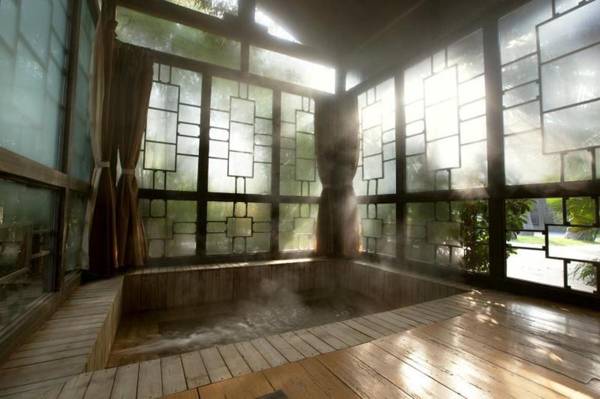 Huaqing Aegean International Hot Spring Resort & Spa