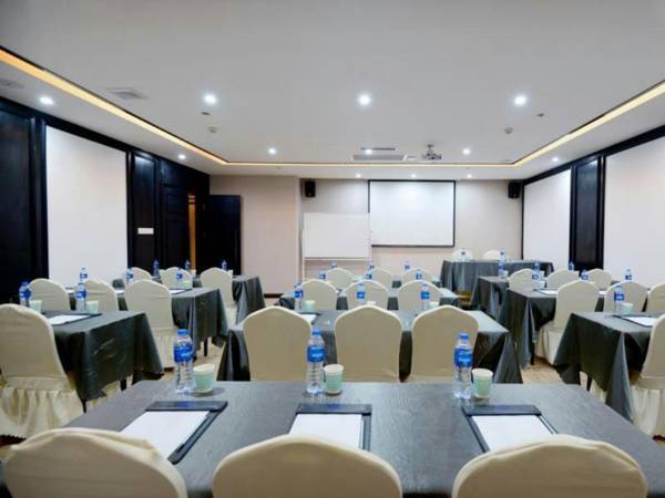 Xana Hotelle·Xi'an Fengcheng 5th Road North Railway Station Metro Station