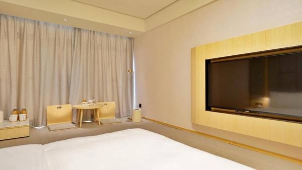 JI Hotel (Xi'an North Railway Station Administration Center)