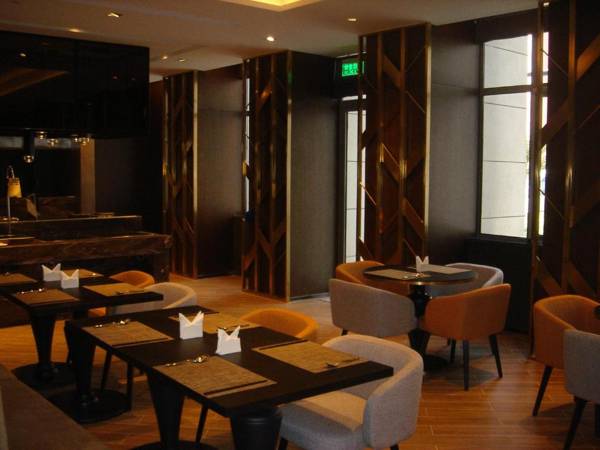 Ease Hotel (Xi'an High-tech Zone Zhangbasi Road)