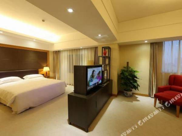 Aurum International Hotel