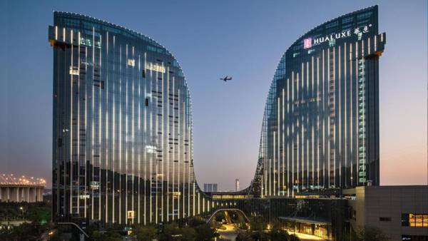 HUALUXE Xiamen Haicang an IHG Hotel