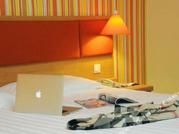 Ru Jia Jiu Dian neo(Sha Men Wu Yuan Wan Hui Zhan Zhong Xin Guan Yin Shan Hai Jing Dian )