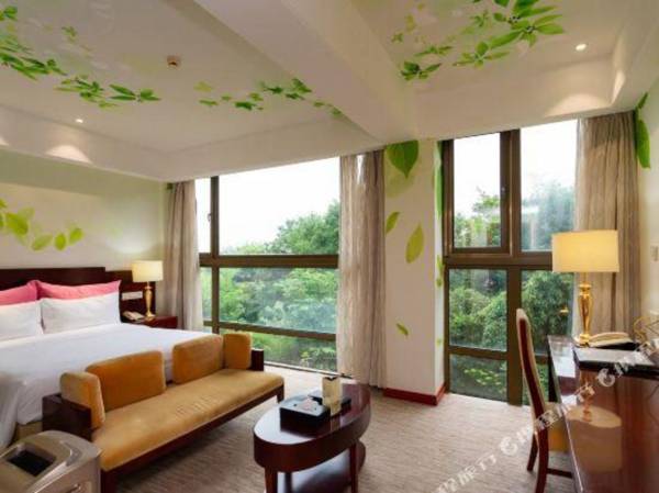 Jinling Lakeview Hotel