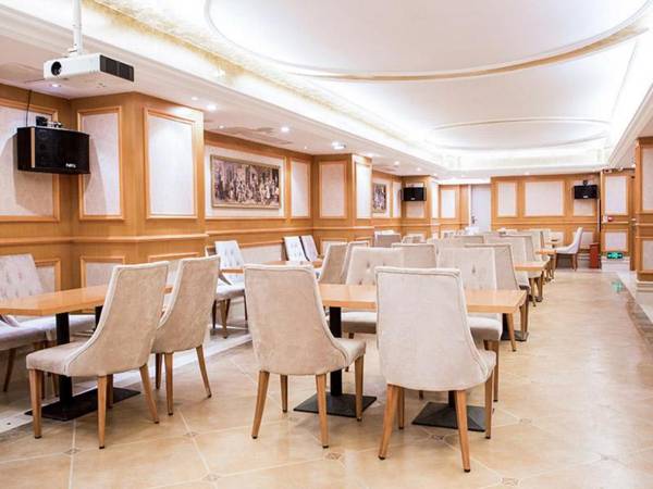 Vienna Hotel Wuhan Lingjiao Lake Wanda Metro Station