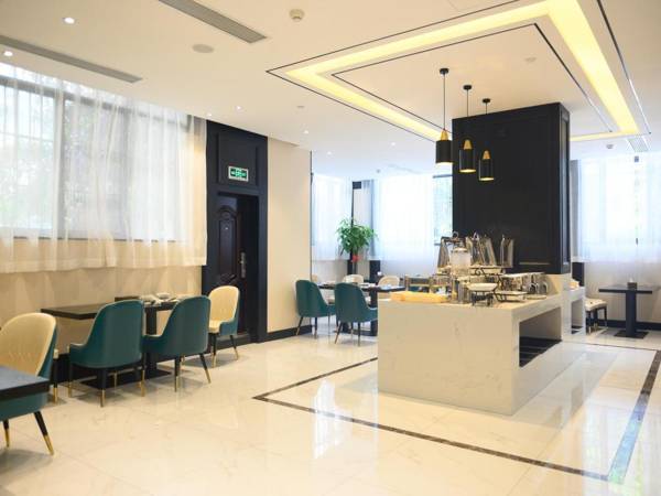 Xana Hotelle Hubei University