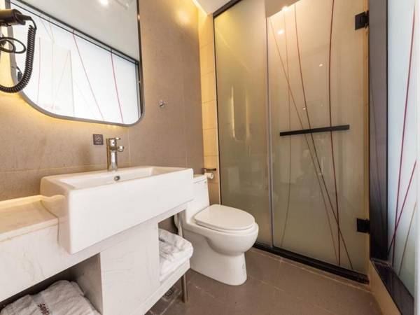 UP AND IN Hotel Hubei Wuhan Hongshan District Guanggu Forest Park