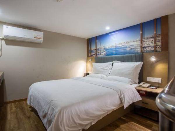 Yeste Hotel (Wuhan Yuejiazui subway station of East Lake)