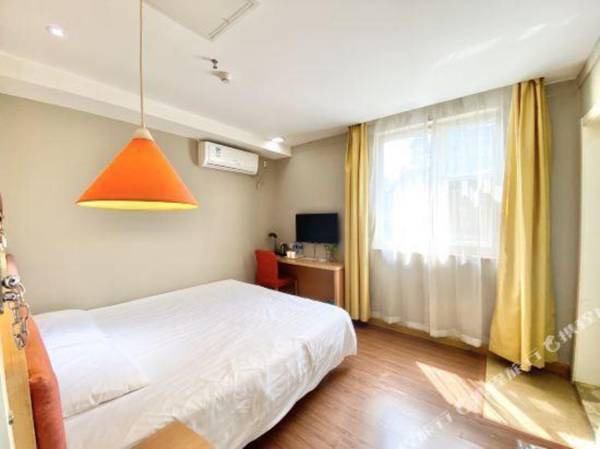 Home Inn (Wuhan Jiefang Avenue First Hanxi Road Light Railway Station)