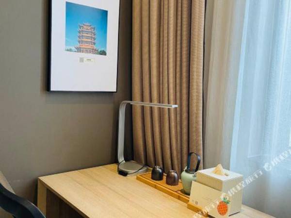 Atour Hotel (Wuhan Hankou Railway Station Changqing Road)