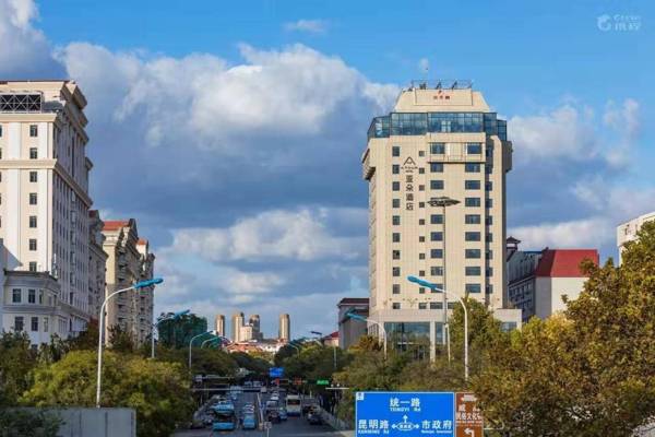 Atour Hotel (Weihai City Hall)