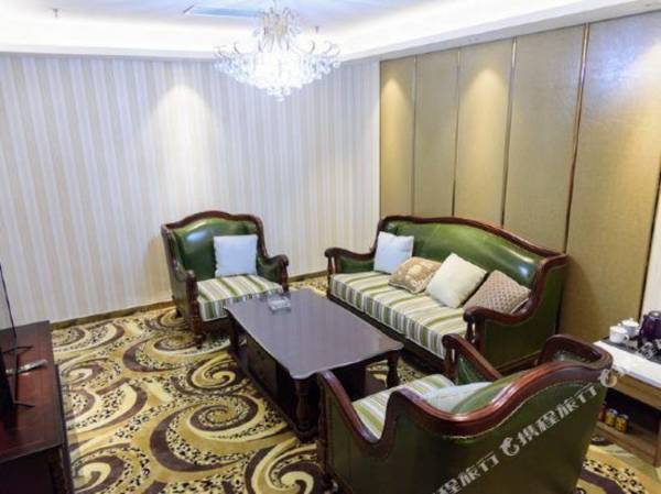 Lemon Four Seasons Hotel