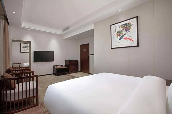 Ramada Encore by Wyndham Linqu Downtown