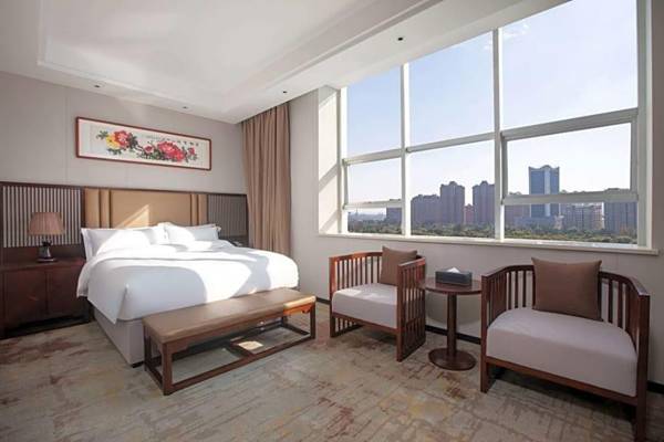 Ramada Encore by Wyndham Linqu Downtown