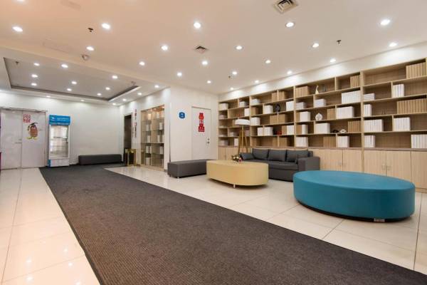 Hanting Hotel Urumqi Railway Bureau Metro Station