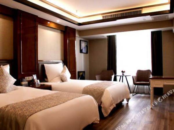 Yinglun Hotel (Jingkai Wanda Plaza High Speed Rail Station)