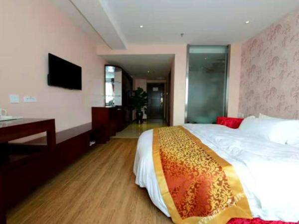 Super 8 Tongliao Railway Station