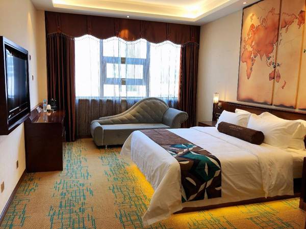 James Joyce Coffetel· Tianjin Olympic Center Lingbin Road Metro Station