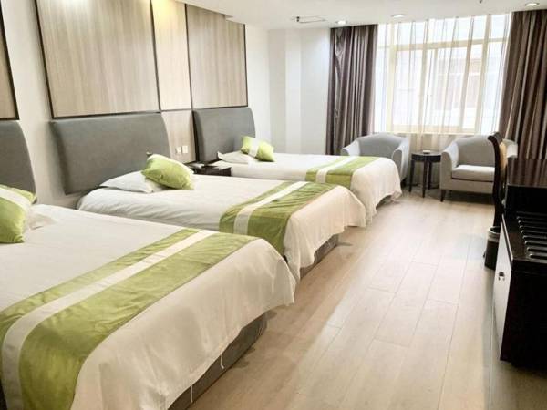 GreenTree Inn Jiangsu Suzhou Taicang Baolong Square Express Hotel