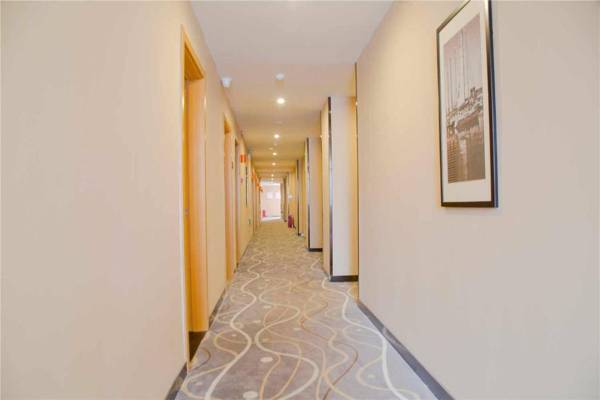 7Days Premium Shijiazhuang East Railway Station Shenghe Square Branch